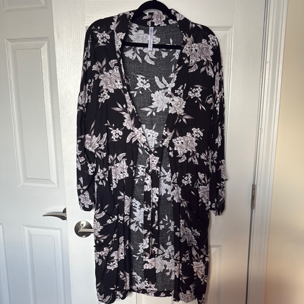 Floral Black and White Kimono Cardigan